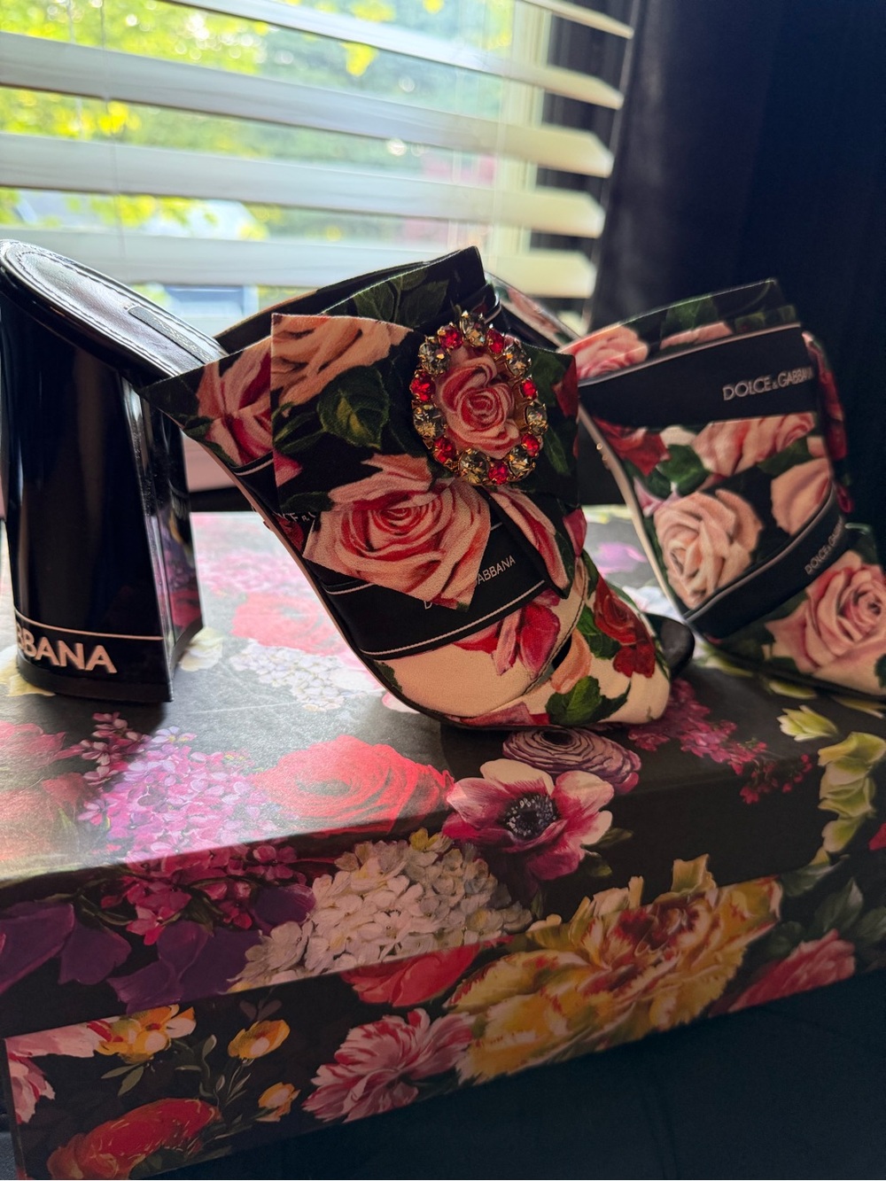 Dolce & Gabbana Black Floral Crystal Buckle Slide Sandals - Picture 5 of 9